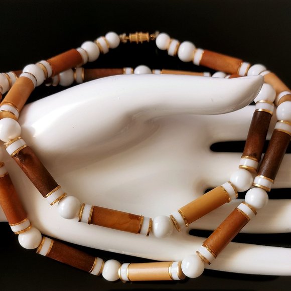 3 for $15/Vintage Wooden and plastic bead/disk necklace - Picture 5 of 6